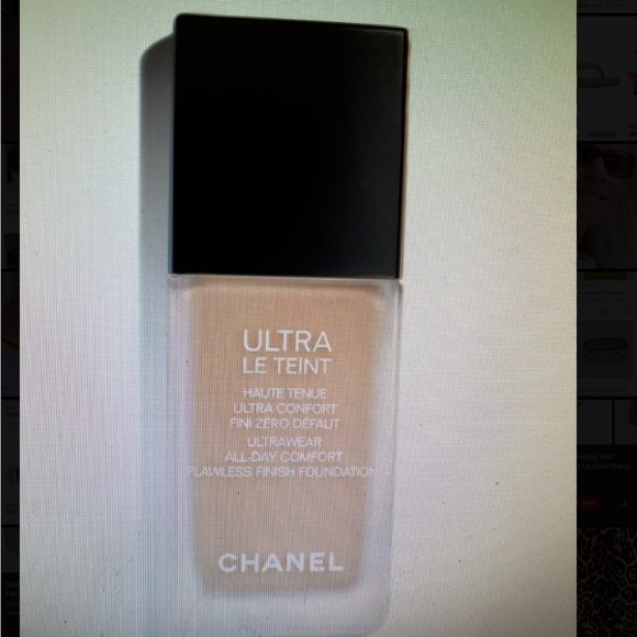 CHANEL ULTRA LE TEINT FLAWLESS FOUNDATION SHADE BD51 NWT! - Picture 2 of 3